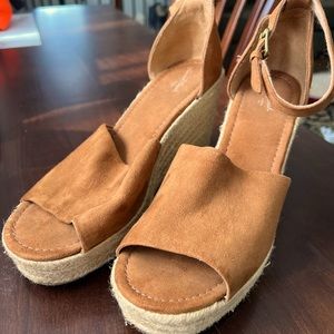 Women’s sandals